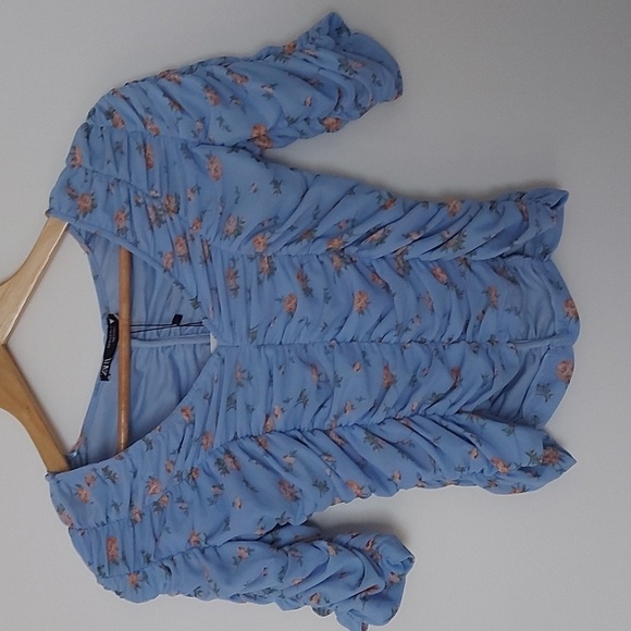 NWT Zara Rouched V Neck Top Blue With Rosettes Size Small - Picture 2 of 6